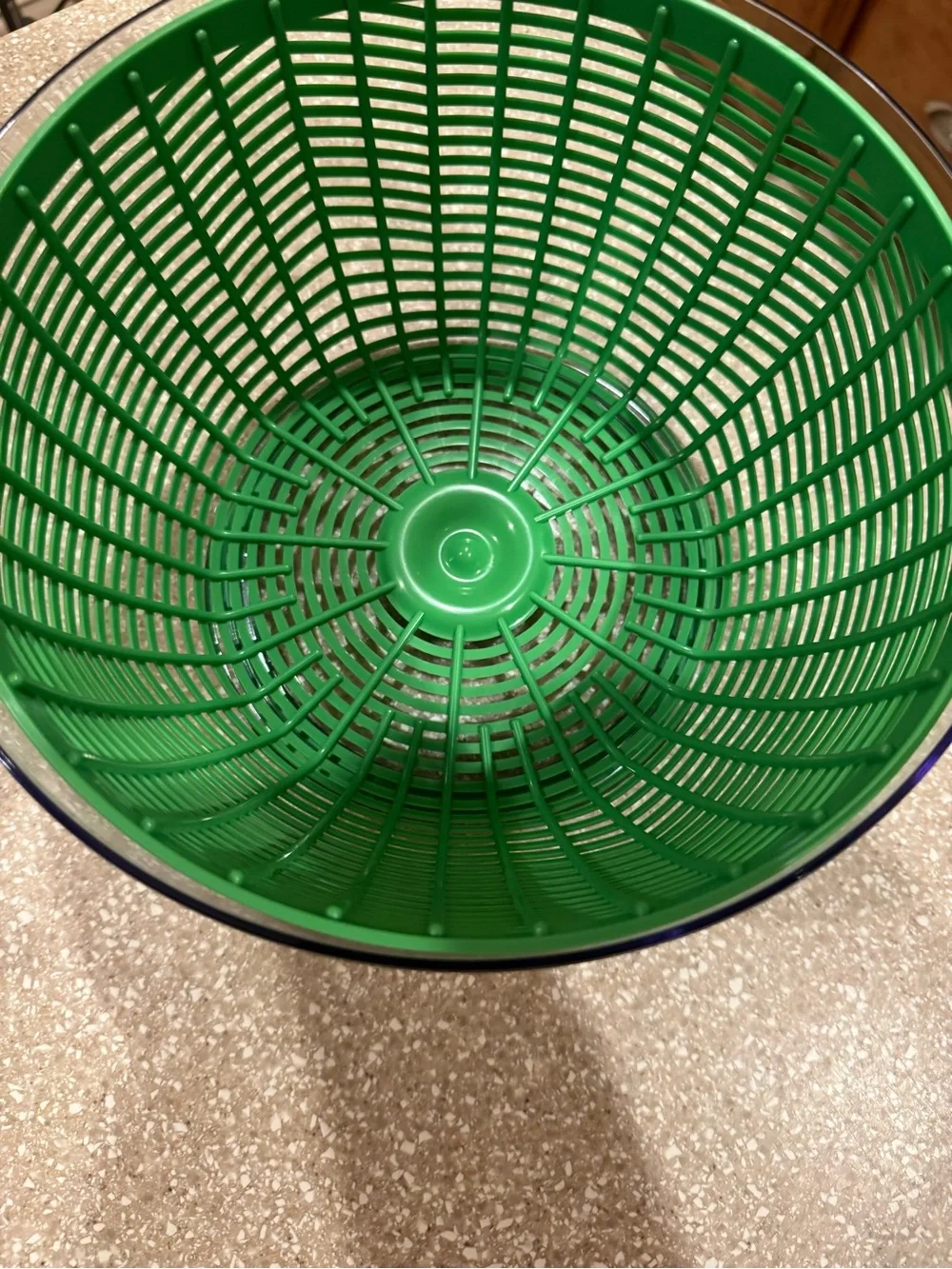 Manual Salad Spinner Bowl in White and Green